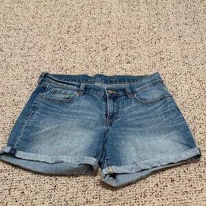 Classic Blue Denim Roll-Cuff Women’s Shorts